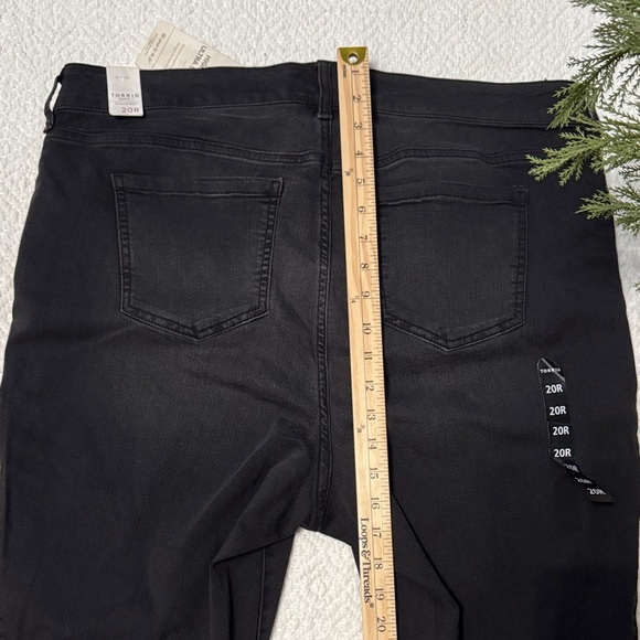 NWT Torrid Black High Rise Ultra Skinny Jeans with Embroidered Accents Size 20R - Picture 14 of 14